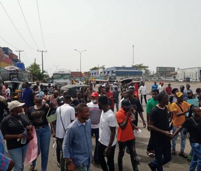 Photo News: Freight Forwarders In Nigeria Protest Introduction Of VIN Valuation By NCS