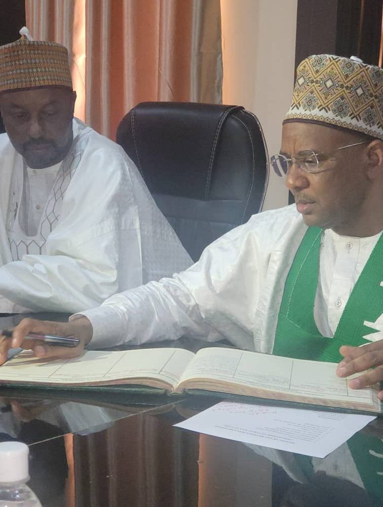 Director General, Nigerian Maritime Administration and Safety Agency,NIMASA, Dr Bashir Jamoh (right) and Director General, National Institute of Transport Technology (NITT),Dr. Bayero Salih Farah signing a Memorandum of Understanding (MoU) hinged on research and training with a view to enhance local content and boost the quality assurance of the NITT in Zaria.