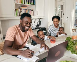 A Guide to Keeping Your Family’s Monthly Budget in Check