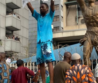 Lagos Island Residents Protest Incessant Blackout, Give Eko Power Holdings 24-Hour Ultimatum