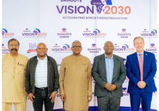 Standard Bank Backs Dangote Refinery IPO, Pledges Support for Expansion Projects