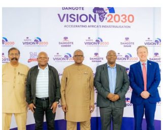 Standard Bank Backs Dangote Refinery IPO, Pledges Support for Expansion Projects